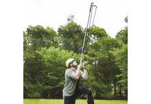 perche téléscopique avec catapulte élastique pour lancer avec précision les petits sac jusqu'à 35 m de haut.
