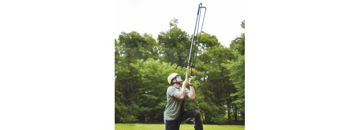 perche téléscopique avec catapulte élastique pour lancer avec précision les petits sac jusqu'à 35 m de haut.